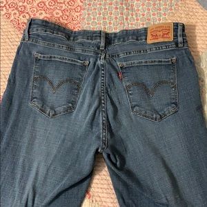 Women’s Levi 711 Skinny jeans